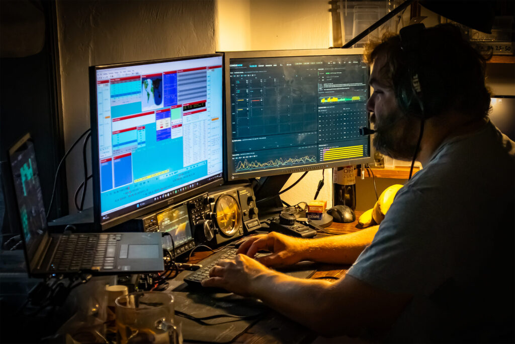 IH9/OK1M operating CQ WW DX SSB 2026 with IC-7610 and DXLog